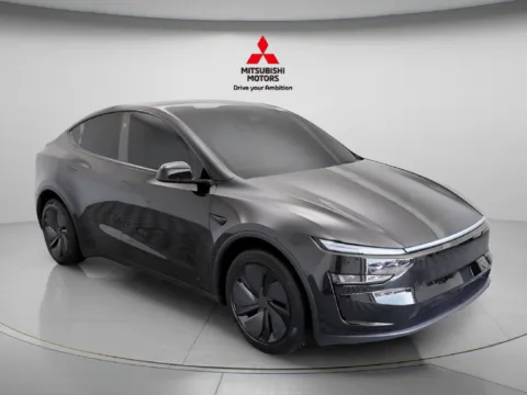 More photos of 2026 Tesla Model Y Long Range at Jidd Motors Mitsubishi, IL