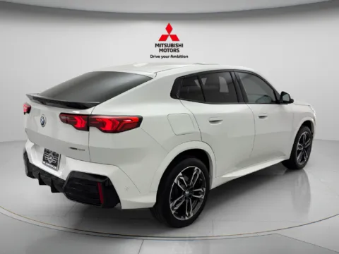 More photos of 2026 BMW X2 xDrive28i at Jidd Motors Mitsubishi, IL
