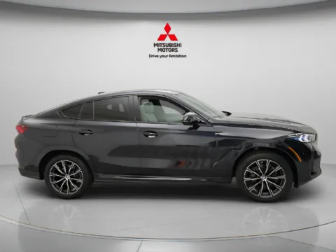 More photos of 2026 BMW X6 xDrive40i at Jidd Motors Mitsubishi, IL