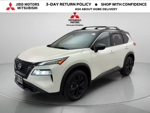 White 2023 Nissan Rogue SV for sale in Des Plaines, IL