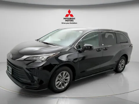 Photos of 2025 Toyota Sienna LE for sale in Des Plaines, IL at Jidd Motors Mitsubishi