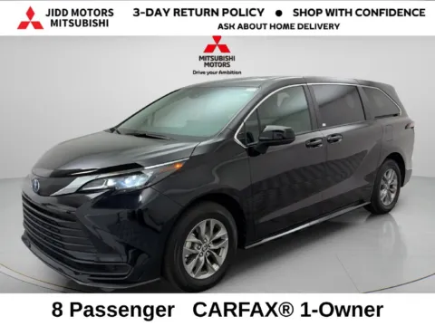 Black 2025 Toyota Sienna LE for sale in Des Plaines, IL