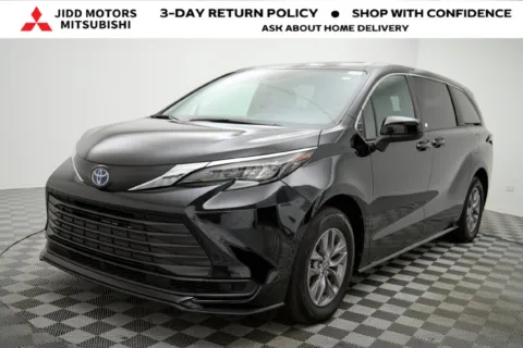 Photos of 2025 Toyota Sienna LE for sale in Des Plaines, IL at Jidd Motors Mitsubishi
