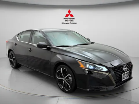 Photos of 2025 Nissan Altima 2.5 SR for sale in Des Plaines, IL at Jidd Motors Mitsubishi