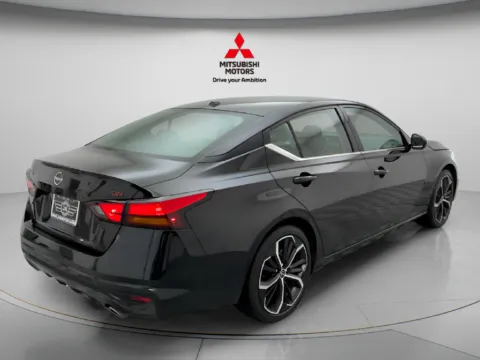 Another view of 2025 Nissan Altima 2.5 SR for sale in Des Plaines, IL at Jidd Motors Mitsubishi