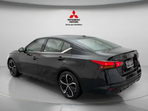 More photos of 2025 Nissan Altima 2.5 SR at Jidd Motors Mitsubishi, IL