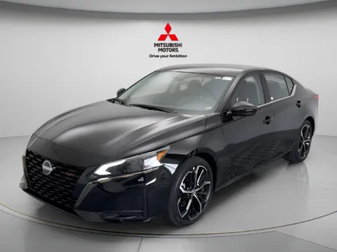 Photos of 2025 Nissan Altima 2.5 SR for sale in Des Plaines, IL at Jidd Motors Mitsubishi