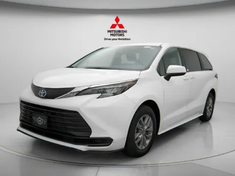 Photos of 2025 Toyota Sienna LE for sale in Des Plaines, IL at Jidd Motors Mitsubishi