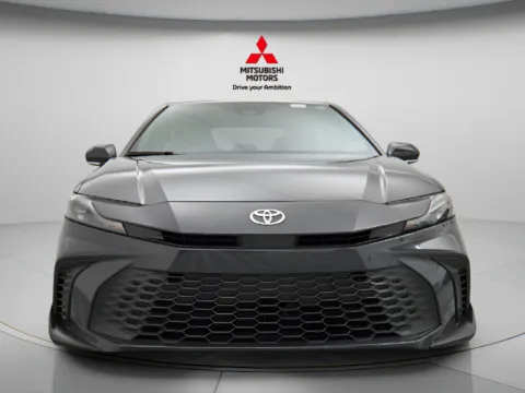More photos of 2025 Toyota Camry SE at Jidd Motors Mitsubishi, IL