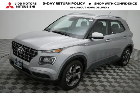 Photos of 2025 Hyundai Venue SEL for sale in Des Plaines, IL at Jidd Motors Mitsubishi
