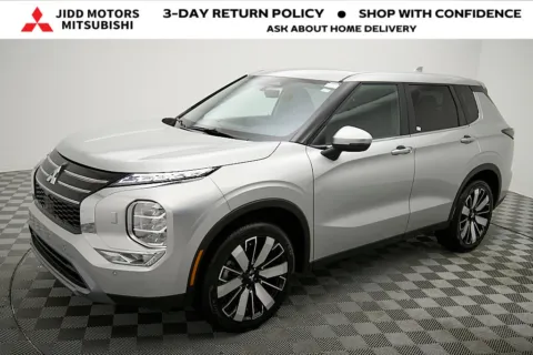 Another view of 2025 Mitsubishi Outlander SE for sale in Des Plaines, IL at Jidd Motors Mitsubishi