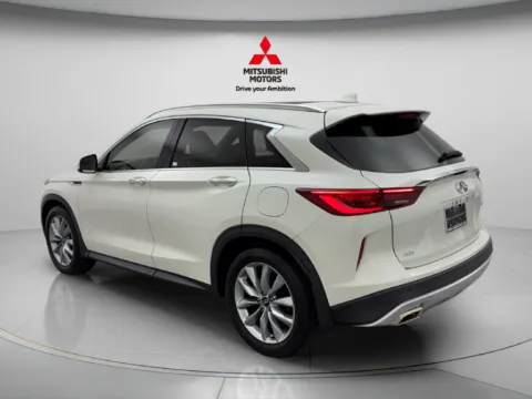 More photos of 2022 INFINITI QX50 LUXE at Jidd Motors Mitsubishi, IL