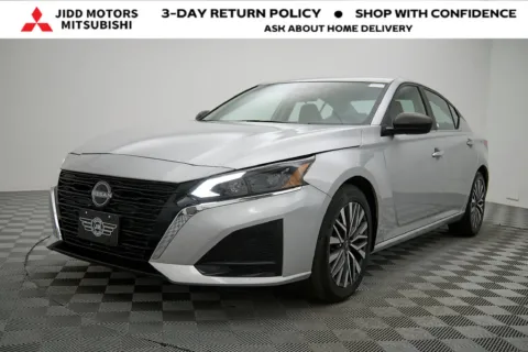 Silver 2024 Nissan Altima 2.5 SV for sale in Des Plaines, IL