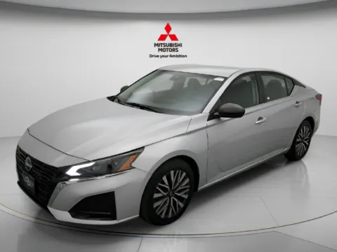 Another view of 2024 Nissan Altima 2.5 SV for sale in Des Plaines, IL at Jidd Motors Mitsubishi