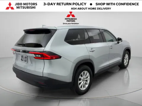 More photos of 2025 Toyota Grand Highlander XLE at Jidd Motors Mitsubishi, IL