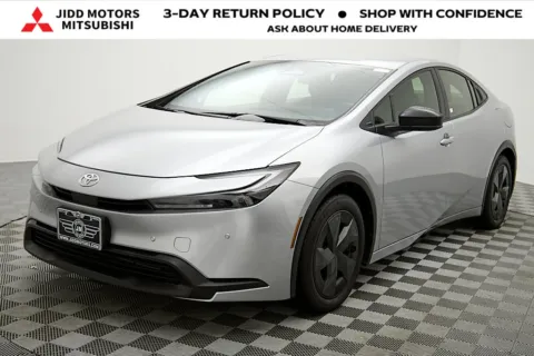 Silver 2025 Toyota Prius LE for sale in Des Plaines, IL
