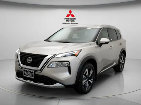 Another view of 2023 Nissan Rogue Platinum for sale in Des Plaines, IL at Jidd Motors Mitsubishi