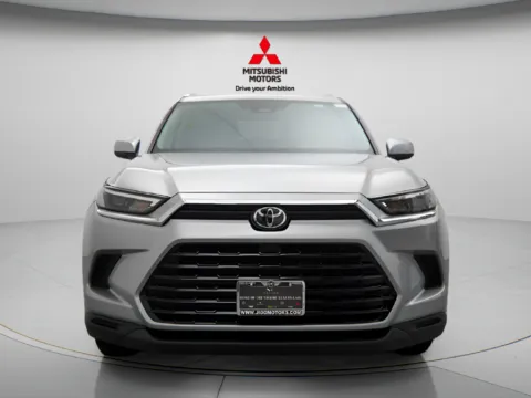 More photos of 2025 Toyota Grand Highlander XLE at Jidd Motors Mitsubishi, IL