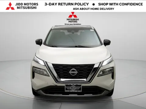 More photos of 2023 Nissan Rogue SL at Jidd Motors Mitsubishi, IL