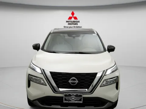 More photos of 2023 Nissan Rogue SL at Jidd Motors Mitsubishi, IL