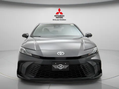 More photos of 2025 Toyota Camry SE at Jidd Motors Mitsubishi, IL