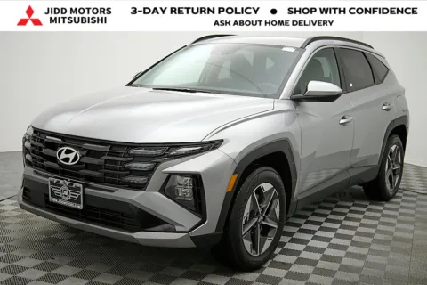 Photos of 2026 Hyundai Tucson SEL Plus for sale in Des Plaines, IL at Jidd Motors Mitsubishi