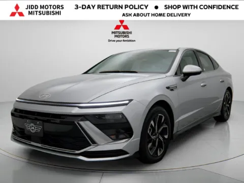Photos of 2025 Hyundai Sonata SEL for sale in Des Plaines, IL at Jidd Motors Mitsubishi