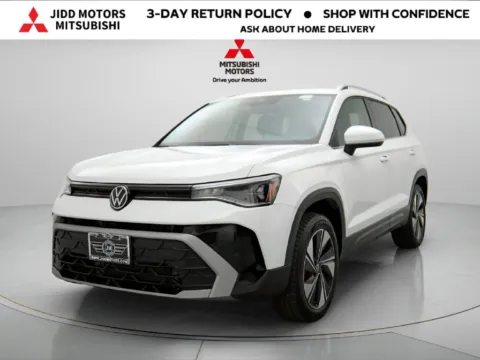 White 2025 Volkswagen Taos 1.5T SE for sale in Des Plaines, IL