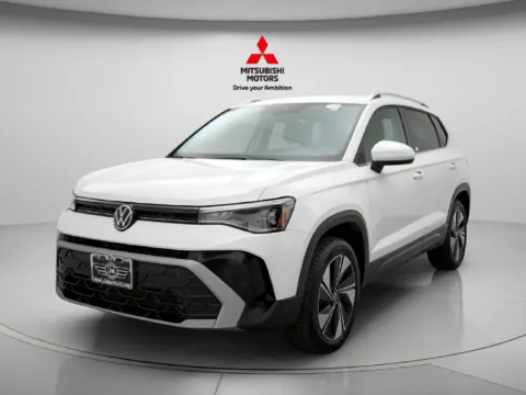 Photos of 2025 Volkswagen Taos 1.5T SE for sale in Des Plaines, IL at Jidd Motors Mitsubishi