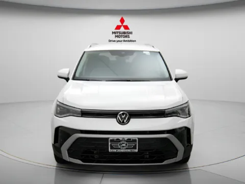 More photos of 2025 Volkswagen Taos 1.5T SE at Jidd Motors Mitsubishi, IL