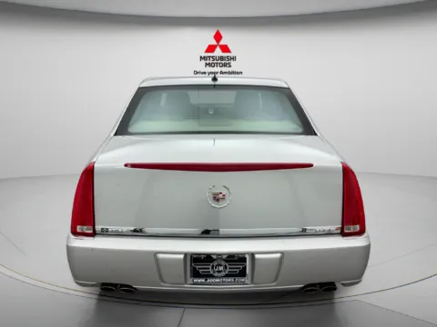 More photos of 2008 Cadillac DTS at Jidd Motors Mitsubishi, IL