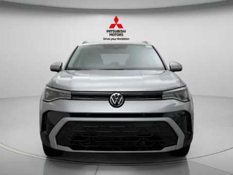 More photos of 2025 Volkswagen Taos 1.5T SE at Jidd Motors Mitsubishi, IL