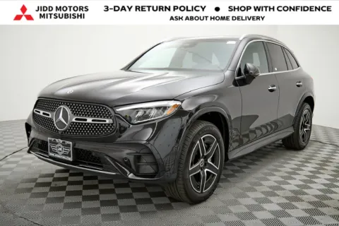Black 2023 Mercedes-Benz GLC 300 for sale in Des Plaines, IL