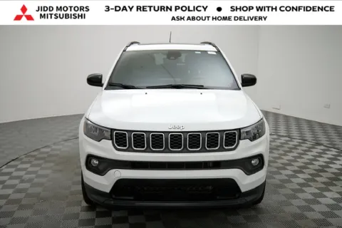 More photos of 2025 Jeep Compass Latitude at Jidd Motors Mitsubishi, IL