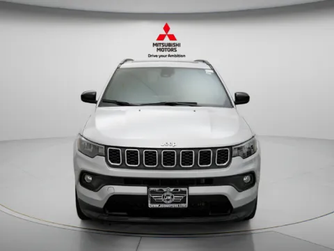 More photos of 2025 Jeep Compass Latitude at Jidd Motors Mitsubishi, IL