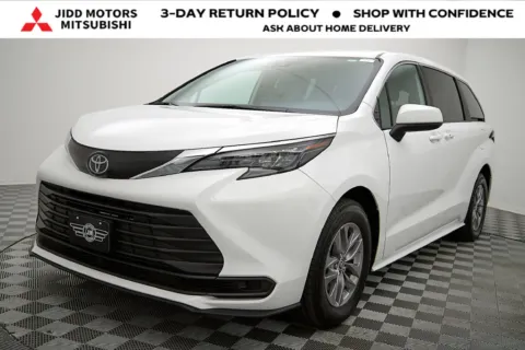 Photos of 2026 Toyota Sienna LE for sale in Des Plaines, IL at Jidd Motors Mitsubishi