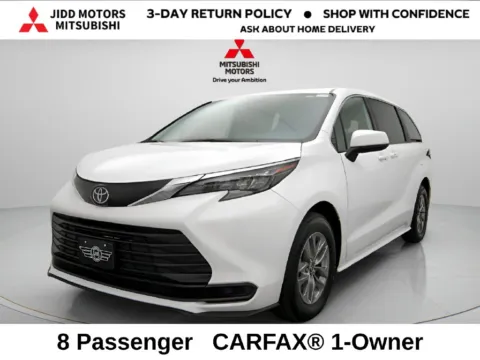 White 2026 Toyota Sienna LE for sale in Des Plaines, IL