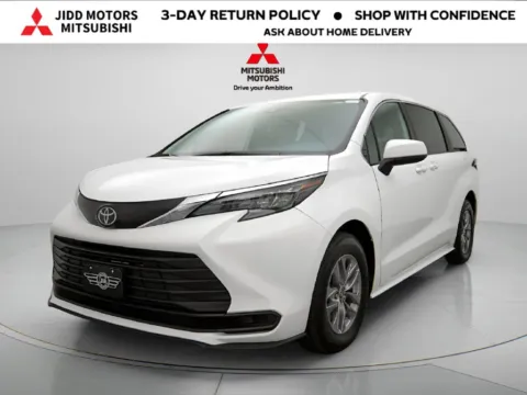 Photos of 2026 Toyota Sienna LE for sale in Des Plaines, IL at Jidd Motors Mitsubishi