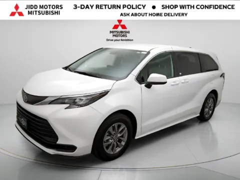 Another view of 2026 Toyota Sienna LE for sale in Des Plaines, IL at Jidd Motors Mitsubishi
