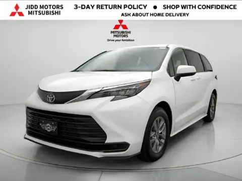 White 2026 Toyota Sienna LE for sale in Des Plaines, IL