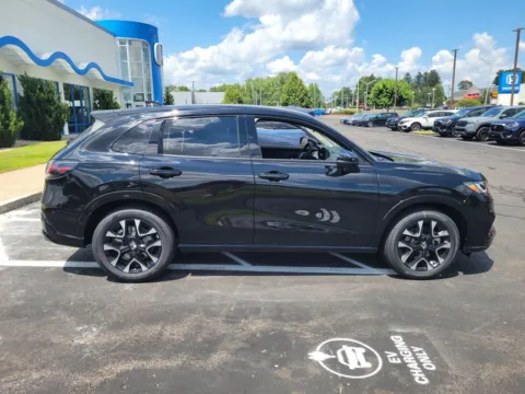 Photos of 2027 Honda HR-V EX-L for sale in Brewster, NY at Lia Honda Brewster