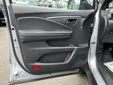 More photos of 2023 Honda Passport EX-L at Lia Honda Brewster, NY