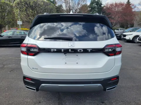More photos of 2026 Honda Pilot EX-L at Lia Honda Brewster, NY
