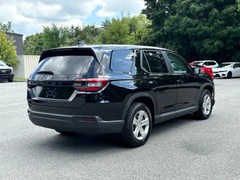 More photos of 2023 Honda Pilot LX at Lia Honda Brewster, NY