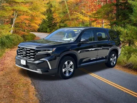 Another view of 2024 Honda Pilot EX-L for sale in Brewster, NY at Lia Honda Brewster