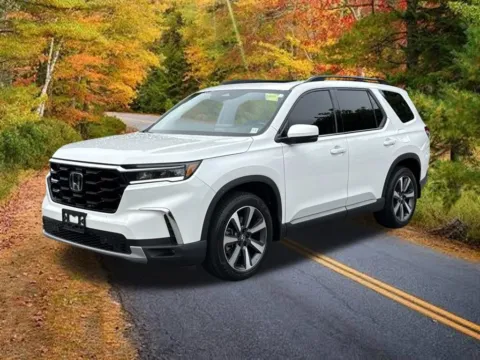 Another view of 2024 Honda Pilot Touring for sale in Brewster, NY at Lia Honda Brewster