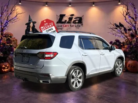 More photos of 2023 Honda Pilot Touring at Lia Honda Brewster, NY