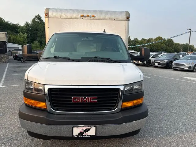 White 2018 GMC Savana Cutaway 4500 4500 Van for sale in Frederick, MD