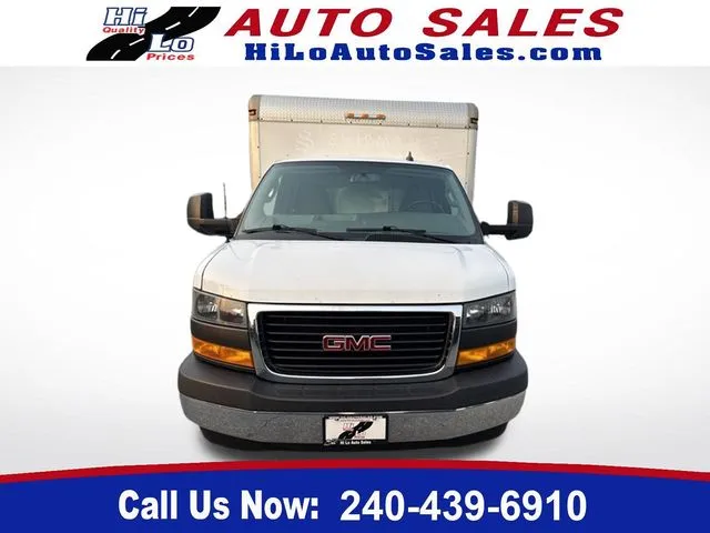 White 2018 GMC Savana Cutaway 4500 4500 Van for sale in Frederick, MD