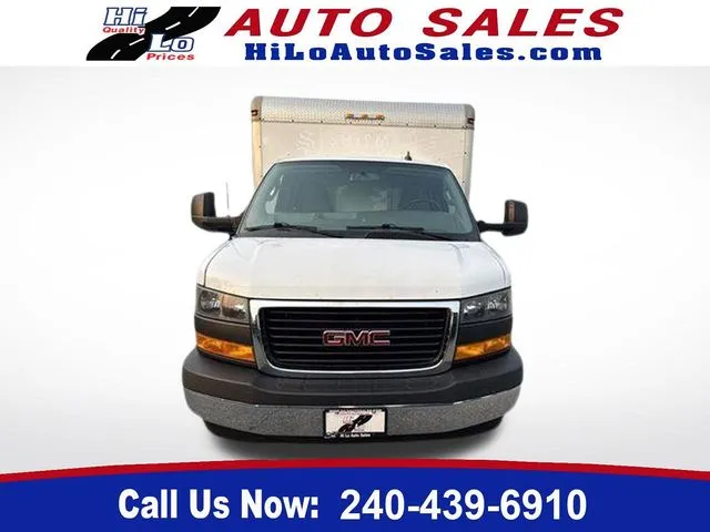 White 2018 GMC Savana Cutaway 4500 4500 Van for sale in Frederick, MD